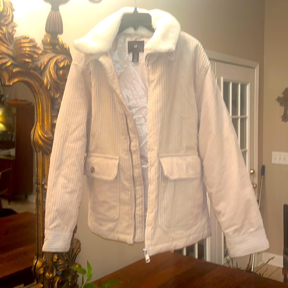 Brand new size medium men’s H&M casual corduroy jacket